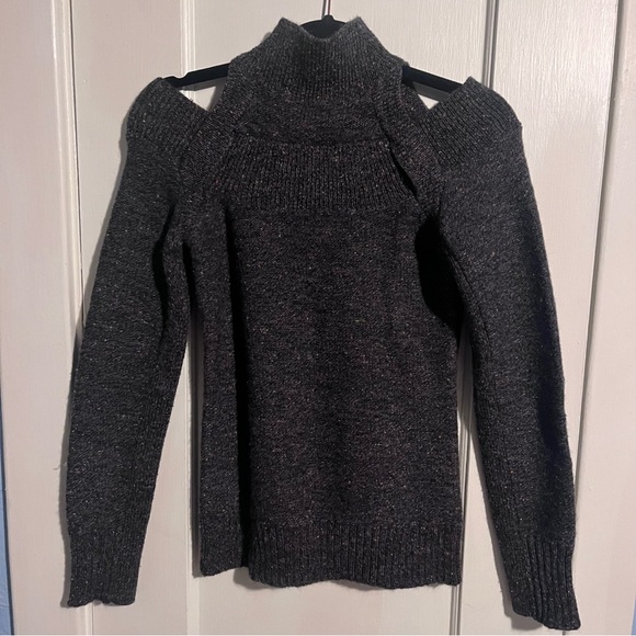 Yigal Azrouel wool-alpaca blend cold shoulder knit sweater - Picture 1 of 6